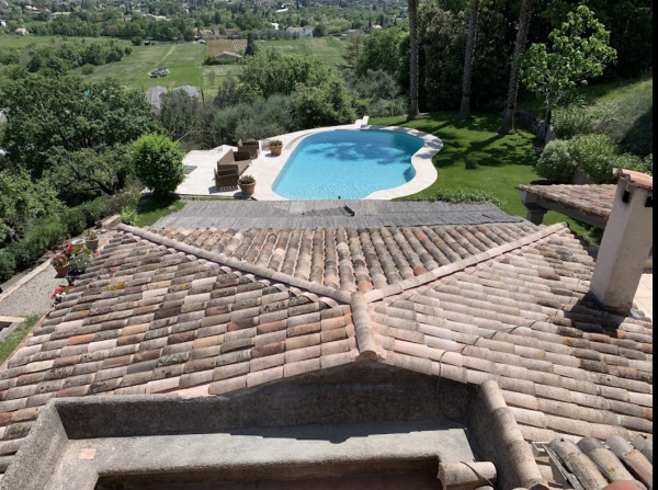 Réparation de toiture à Biot